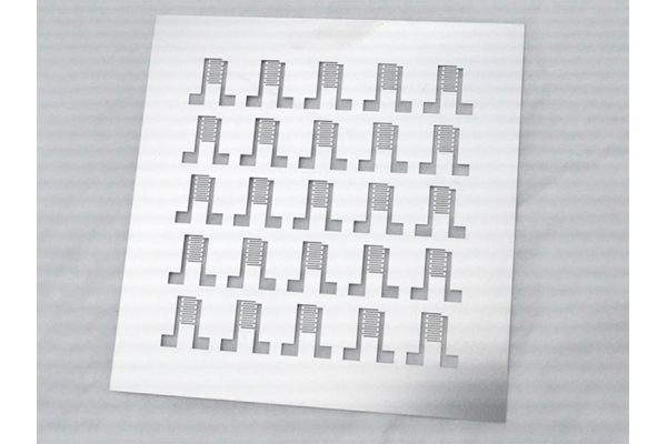 How to perform straight-line flying cutting on a laser cutting machine?